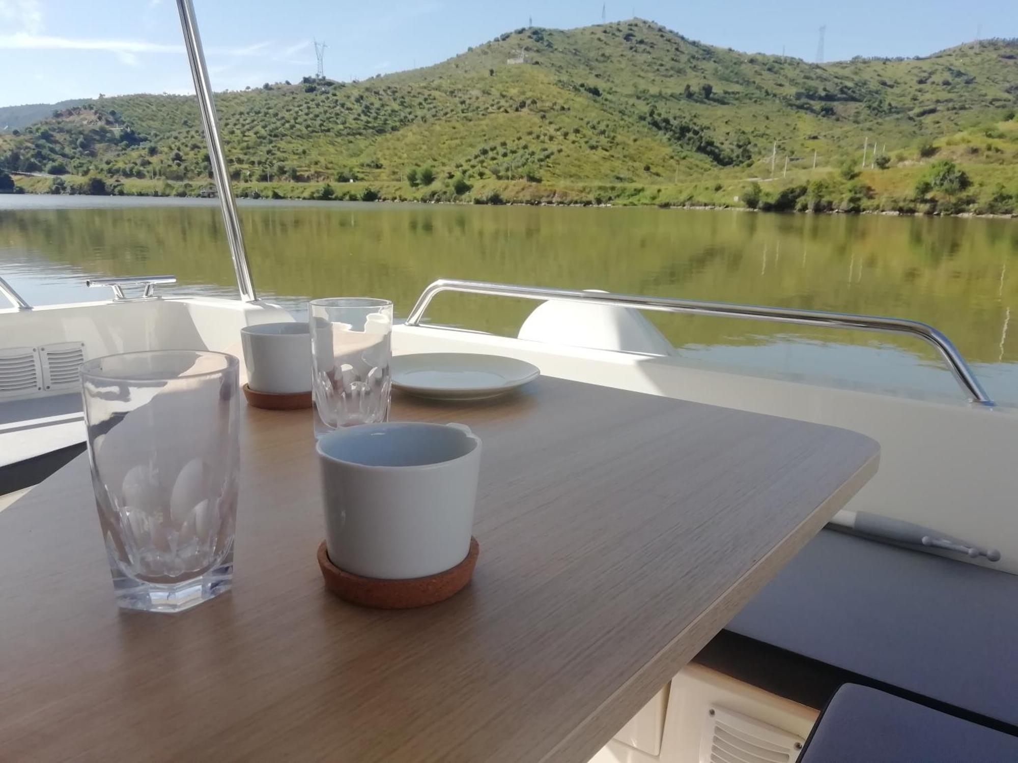 Koolhouse Boat Hotel Vila Nova de Fozcoa Ngoại thất bức ảnh