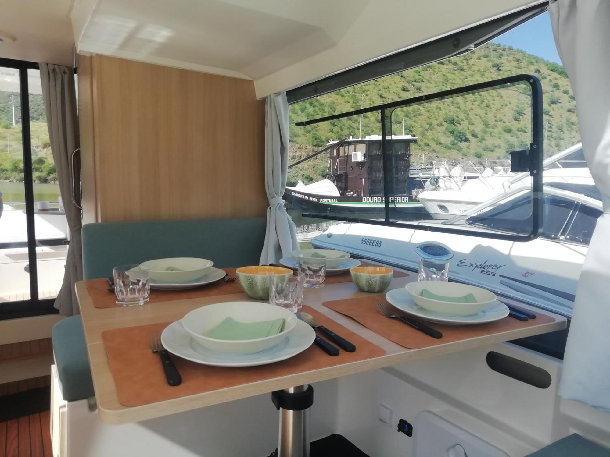 Koolhouse Boat Hotel Vila Nova de Fozcoa Ngoại thất bức ảnh