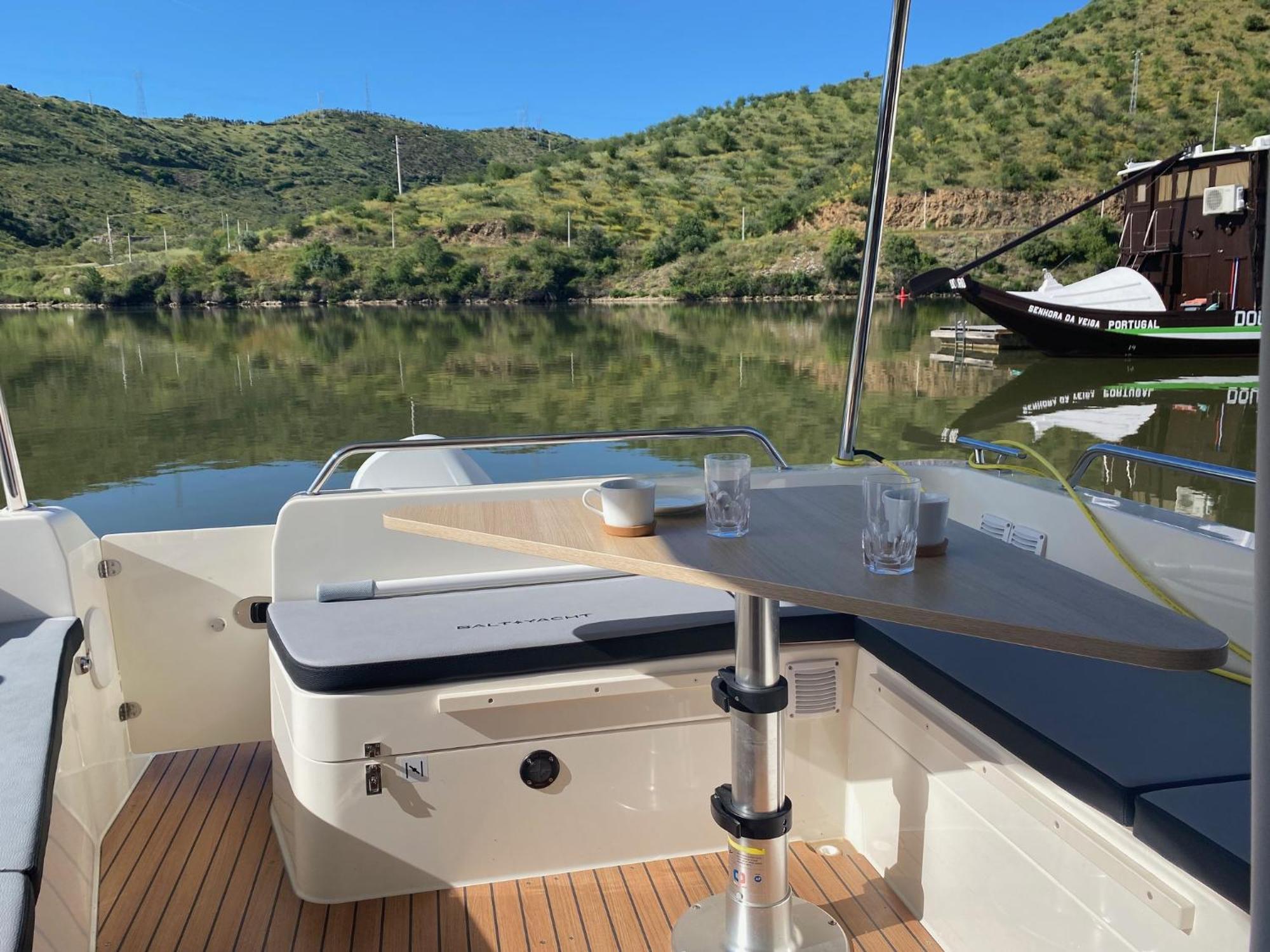 Koolhouse Boat Hotel Vila Nova de Fozcoa Ngoại thất bức ảnh